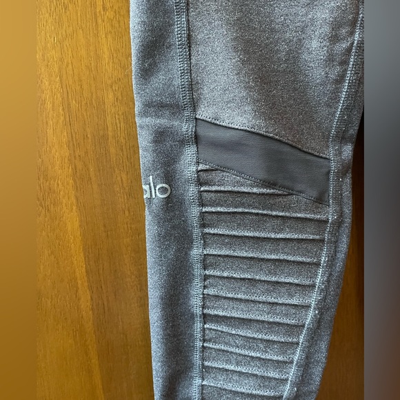 ALO Moto Legging - Picture 5 of 7